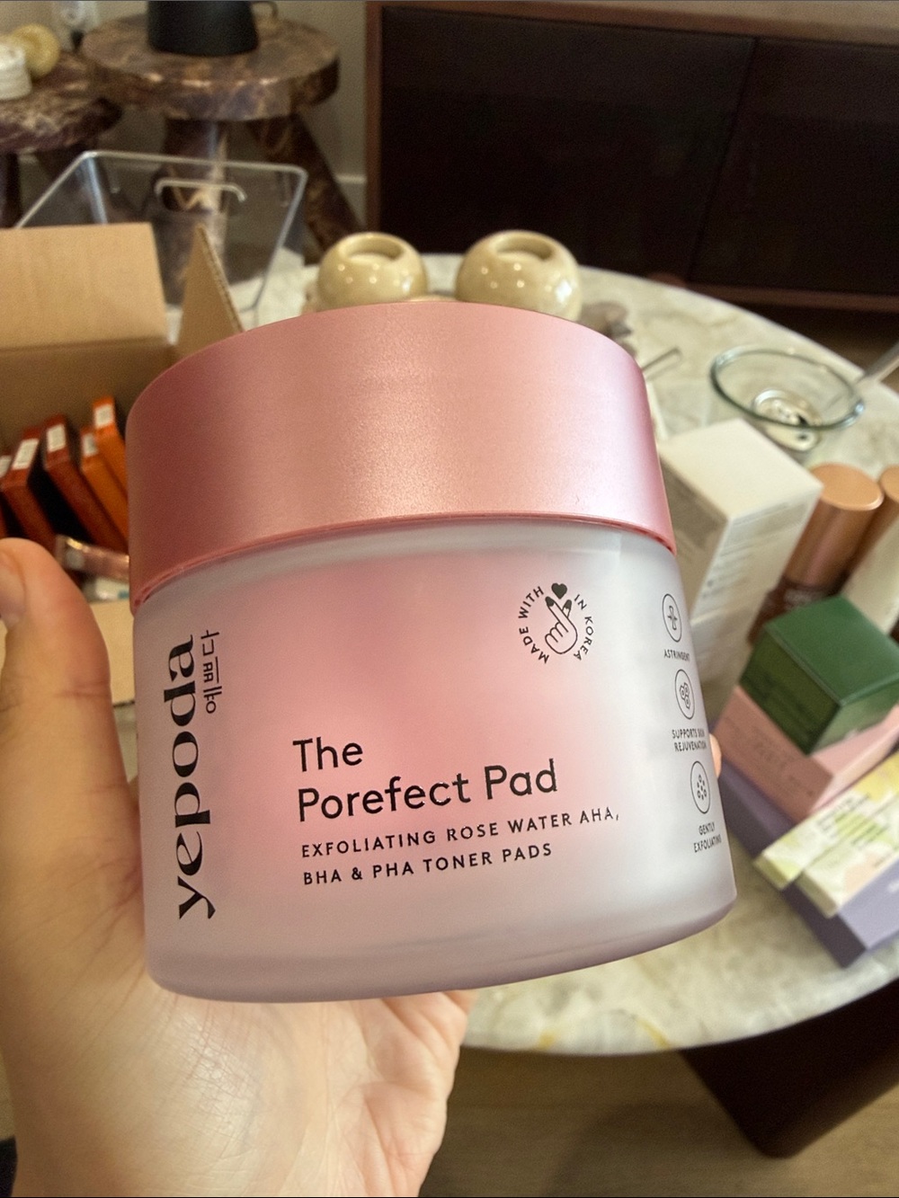 The Porefect Pad Exfoliating Rose Water Toner Pads - Pink